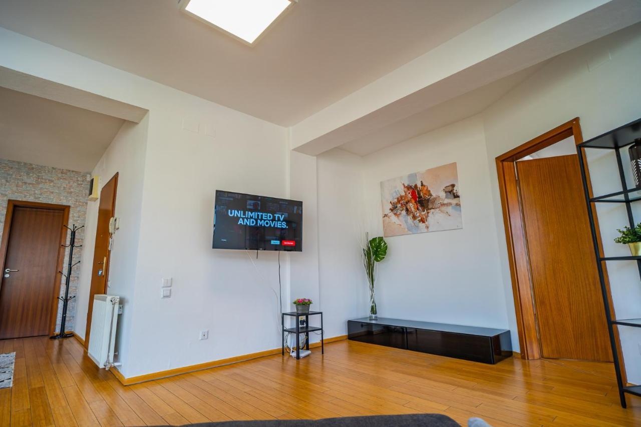 Sunny & Spacious Place With Breathtaking View Apartament