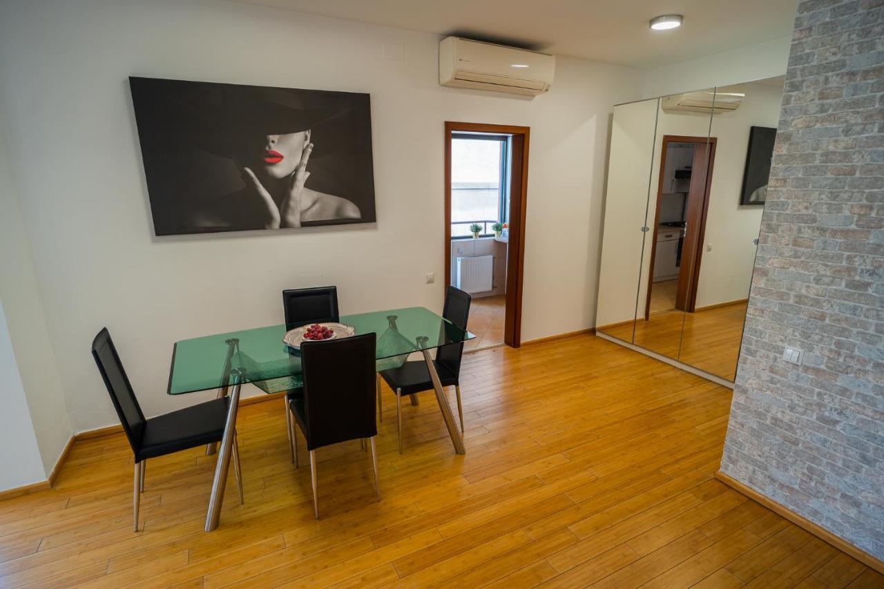 Apartament Sunny & Spacious Place With Breathtaking View Bucureşti