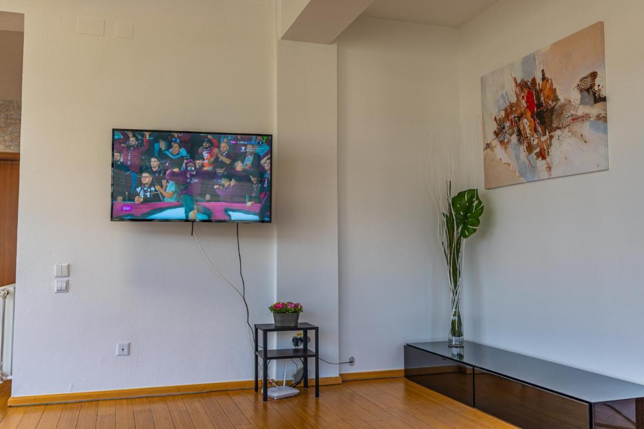 Sunny & Spacious Place With Breathtaking View Apartament