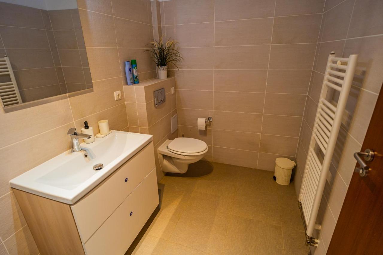Sunny & Spacious Place With Breathtaking View Apartament