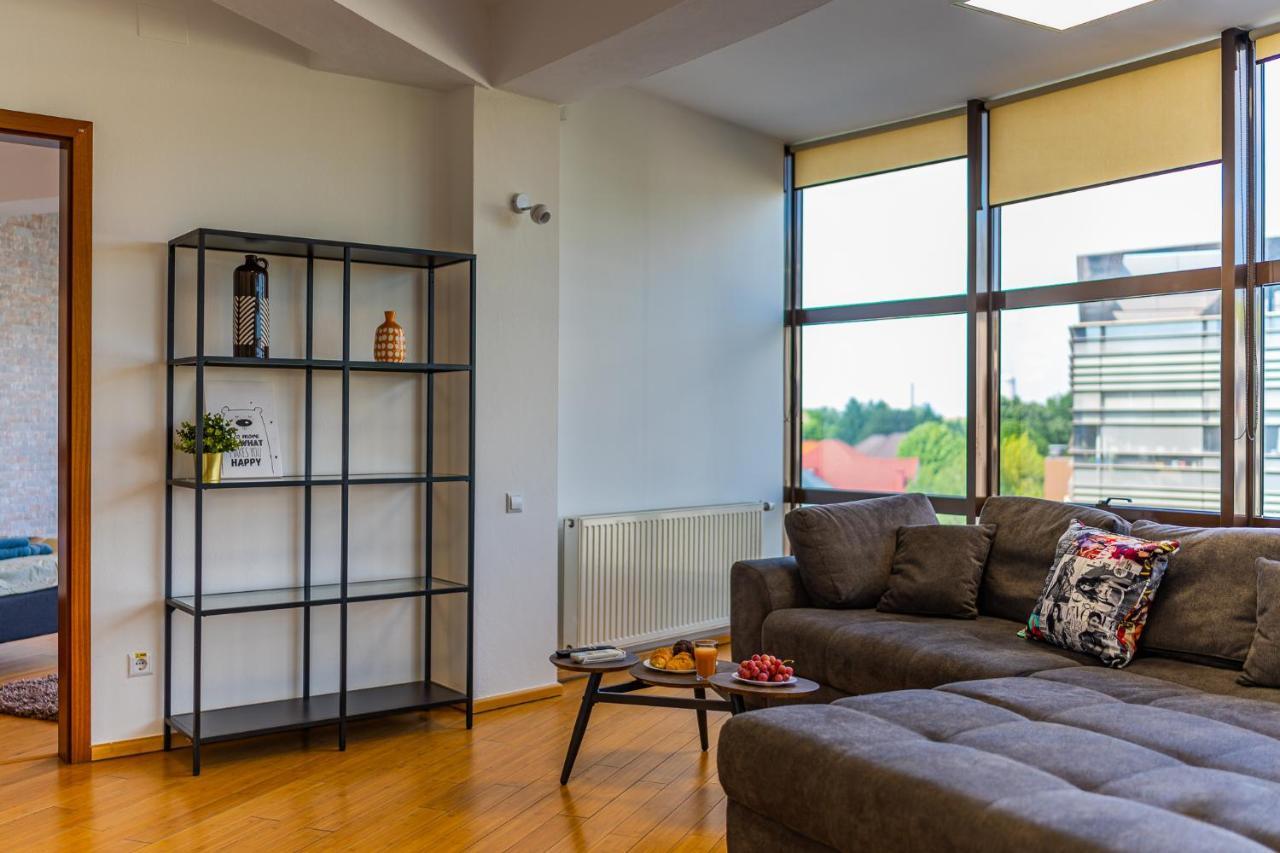 Sunny & Spacious Place With Breathtaking View
